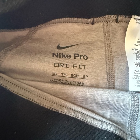Nike Pro - Gray - Picture 2 of 2